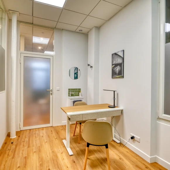 Espace indépendant 50 m² 8 postes Location bureau Rue Jules Guesde Levallois-Perret 92300 - photo 3