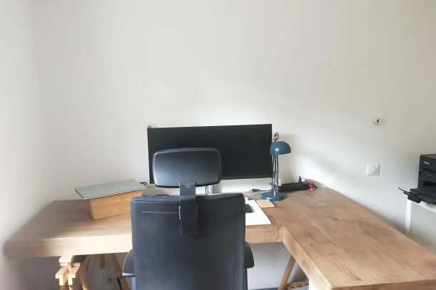 Bureau privé - 21121 - 1 poste - 200€