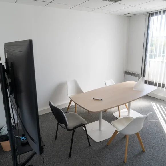 Espace indépendant 35 m² 6 postes Location bureau Boulevard Kellermann Paris 75013 - photo 4