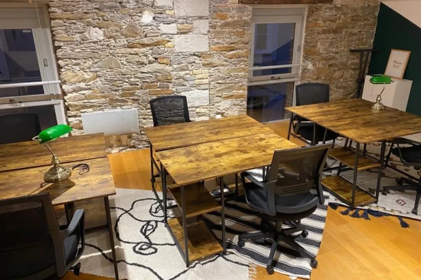 Open Space - 44000 - 3 postes - 320€