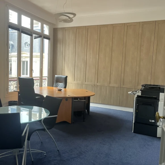 Bureau privé 27 m² 3 postes Coworking Boulevard Haussmann Paris 75008 - photo 1