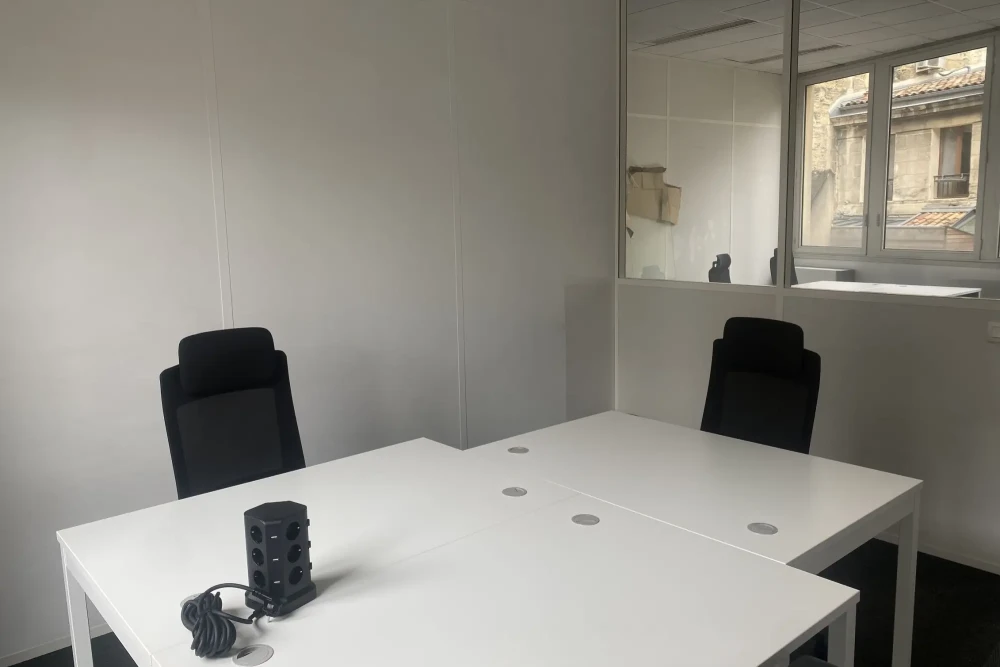 Bureau privé - 33000 - 3 postes - 550€