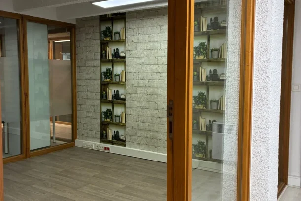 Bureau privé - 78810 - 2 postes - 240€