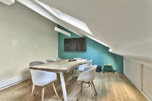 Espace indépendant - 75009 - 18 postes - 9900€