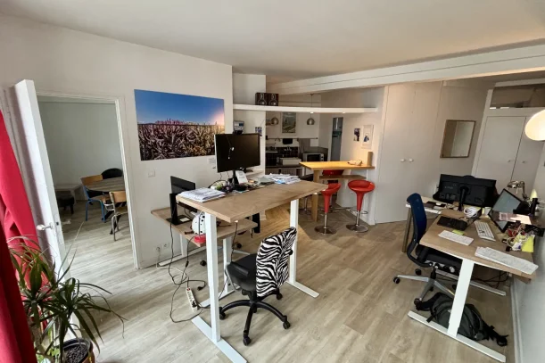 Open Space - 44000 - 2 postes - 250€