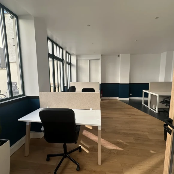 Bureau privé 35 m² 7 postes Location bureau Rue Lecourbe Paris 75015 - photo 2