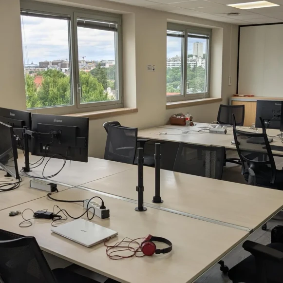 Bureau privé 50 m² 10 postes Location bureau Rue de Stalingrad Arcueil 94110 - photo 3