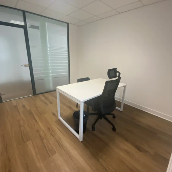 Espace indépendant 53 m² 10 postes Coworking Rue Pierre Duhaa Bruges 33520 - photo 6