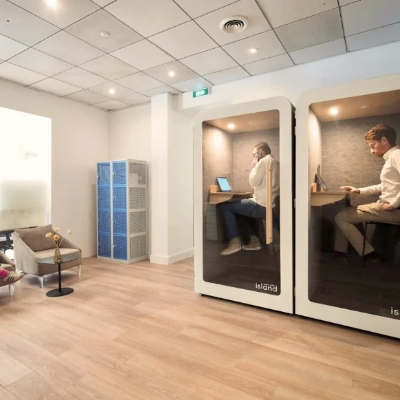 Bureau privé 26 m² 7 postes Location bureau Rue de la République Marseille 13001 - photo 3