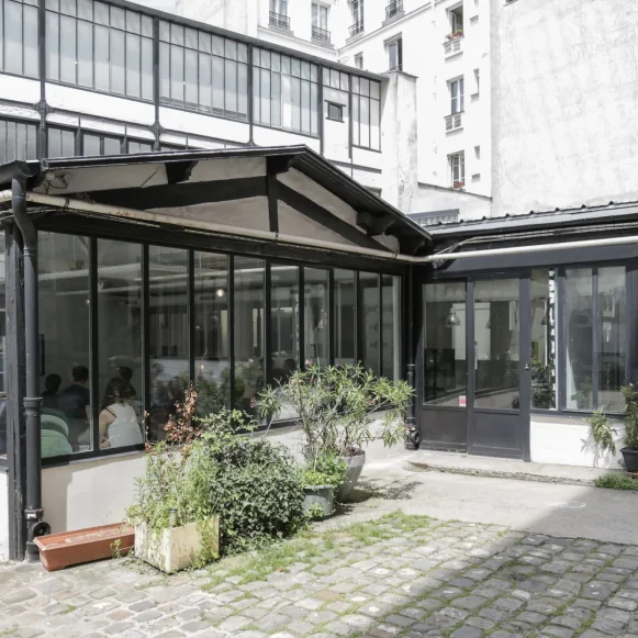 Open Space  4 postes Location bureau Rue des Arquebusiers Paris 75003 - photo 2