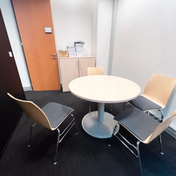 Bureau privé 41 m² 8 postes Location bureau Rue Cambon Paris 75001 - photo 3