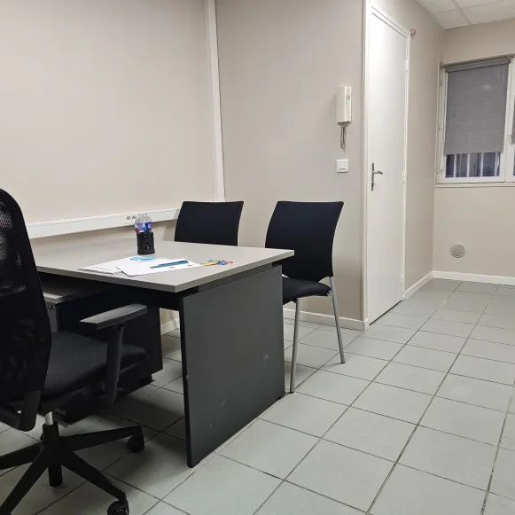 Bureau privé 12 m² 1 poste Coworking Rue d'Enghien Paris 75010 - photo 1