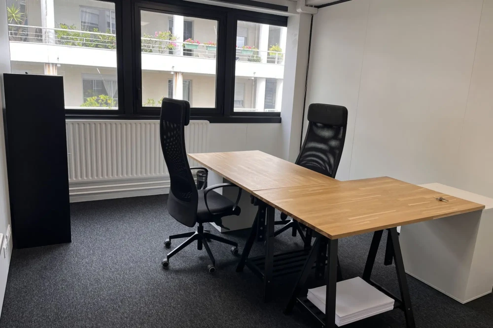 Bureau privé - 33000 - 2 postes - 450€