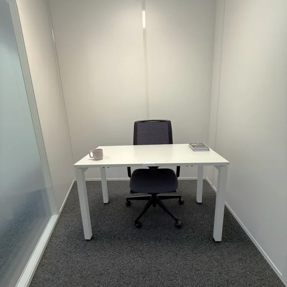 Bureau privé 5 m² 1 poste Coworking Avenue François Pignier Bourg-en-Bresse 01000 - photo 1