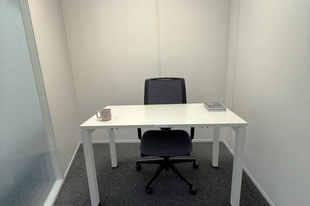Bureau privé - 01000 - 1 poste - 328€