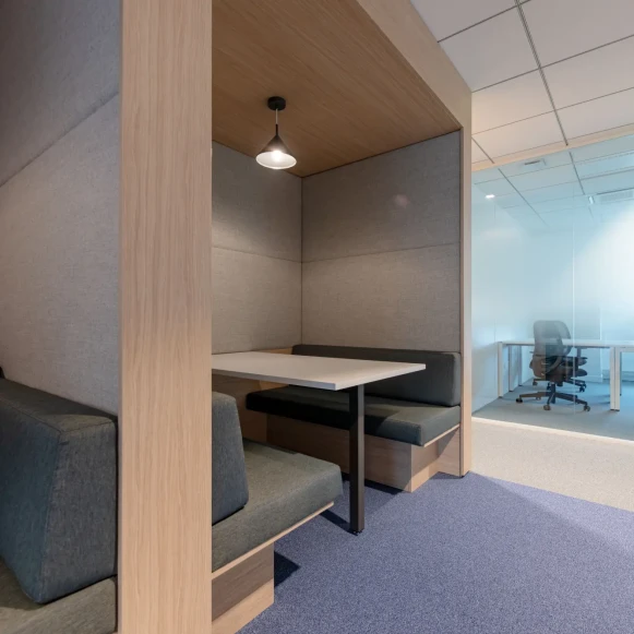 Bureau privé 4 m² 1 poste Location bureau Allée Charles Pathé Bourges 18000 - photo 1