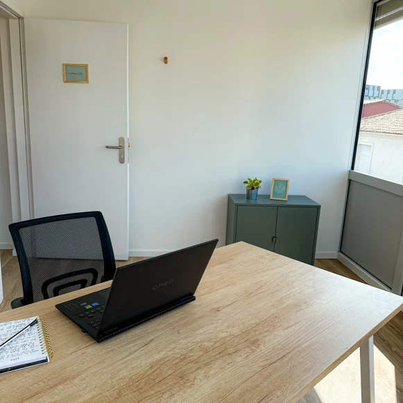 Bureau privé 10 m² 1 poste Location bureau Rue Théophile Gautier Le Bouscat 33110 - photo 2