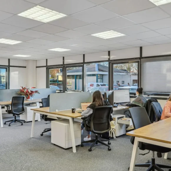 Open Space  10 postes Location bureau Avenue des Amethystes Nantes 44300 - photo 1