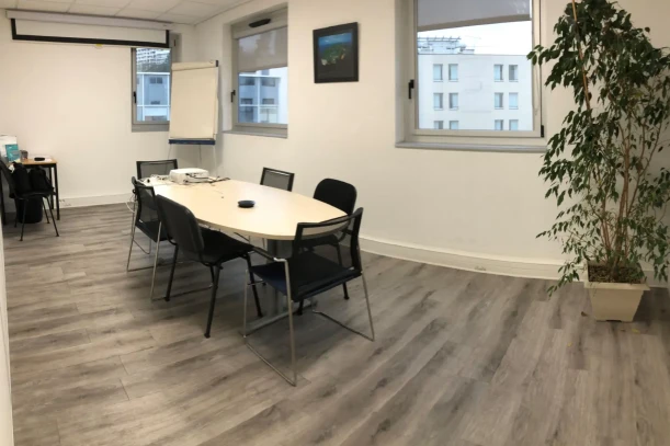 Open Space - 69300 - 2 postes - 310€