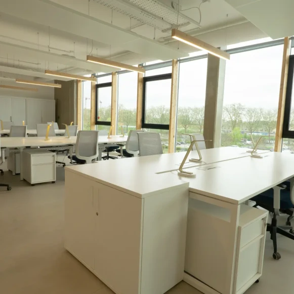 Bureau privé 150 m² 18 postes Coworking Allée François Mitterrand Rouen 76100 - photo 4