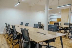 Espace indépendant - 75001 - 20 postes - 8900€