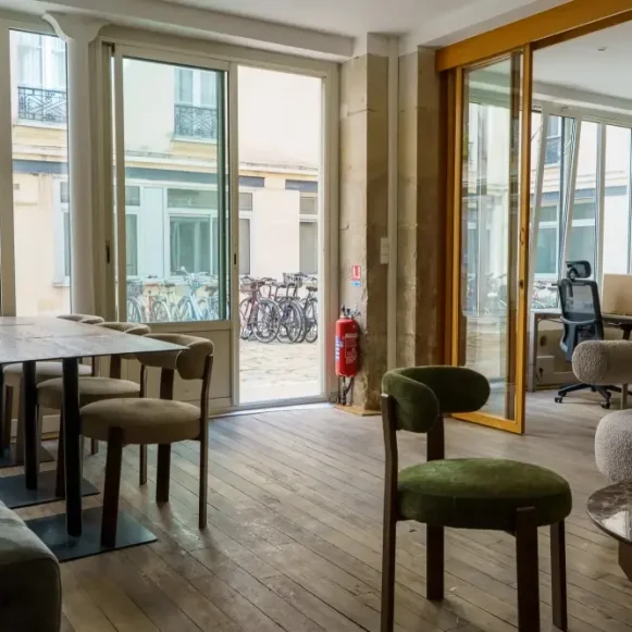 Espace indépendant 65 m² 12 postes Location bureau Rue du Faubourg Saint-Denis Paris 75010 - photo 4