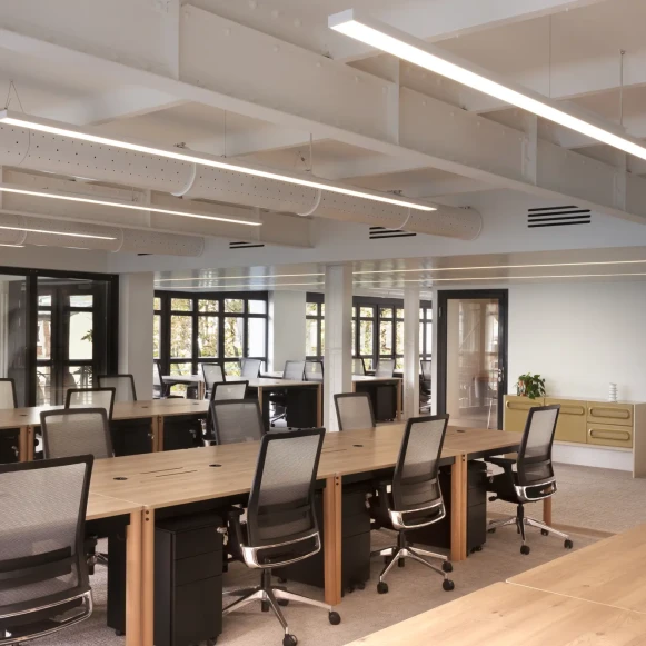 Bureau privé 57 m² 18 postes Coworking Rue Joseph de Maistre Paris 75018 - photo 5