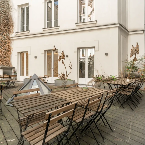 Espace indépendant 247 m² 28 postes Location bureau Avenue Franklin Delano Roosevelt Paris 75008 - photo 2