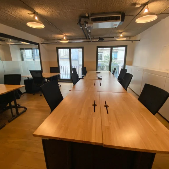 Bureau privé 50 m² 19 postes Coworking Rue des Archives Paris 75003 - photo 4