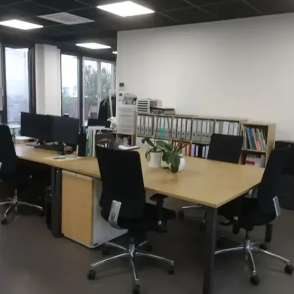 Bureau privé 16 m² 6 postes Coworking Rue Ballu Paris 75009 - photo 1