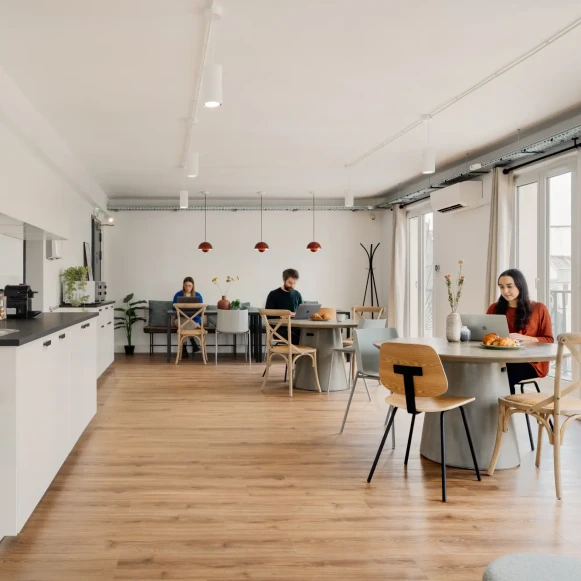 Espace indépendant 215 m² 32 postes Location bureau Boulevard de Sébastopol Paris 75002 - photo 5