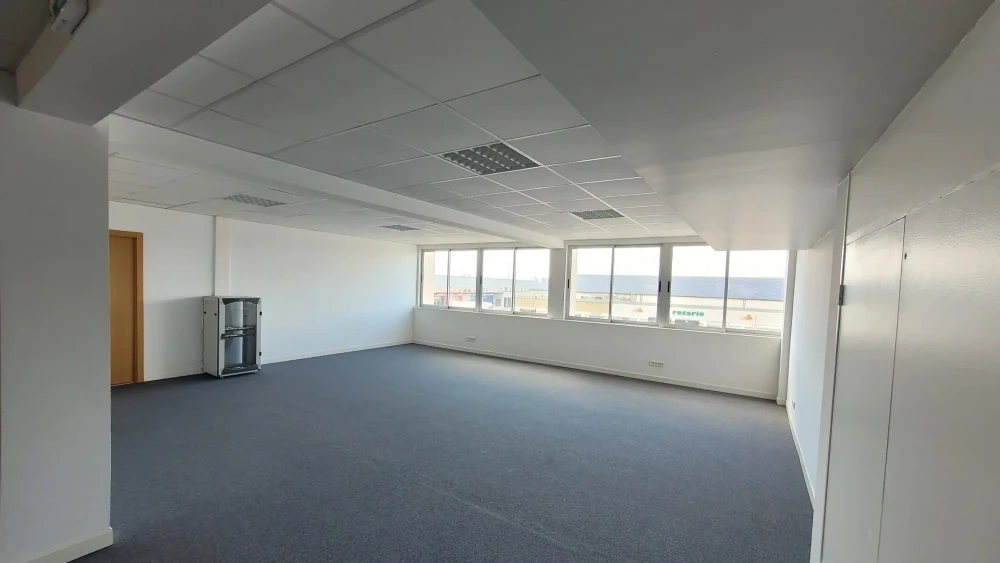 Open Space - 66000 - 1 poste - 941€