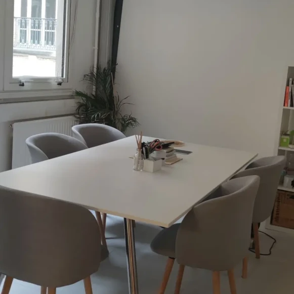 Bureau privé 15 m² 3 postes Location bureau Rue Saint-Lazare Paris 75009 - photo 4