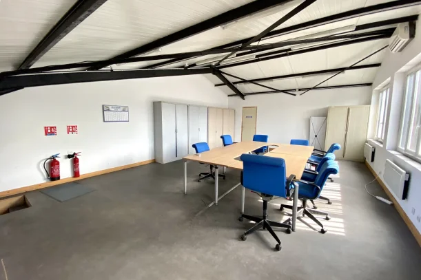 Espace indépendant - 93100 - 50 postes - 2990€