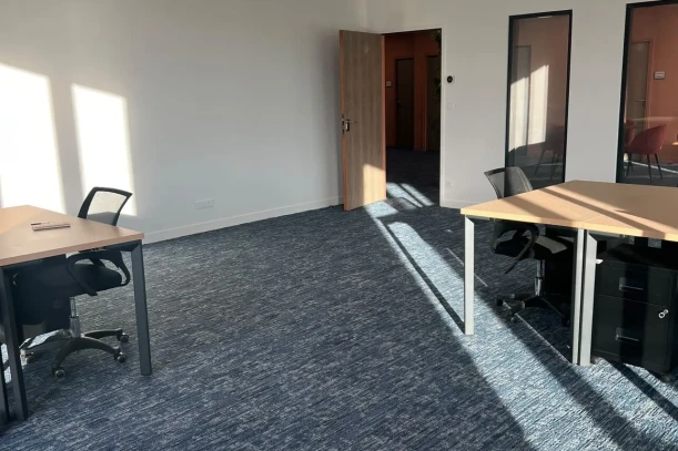 Bureau privé - 35510 - 5 postes - 2100€