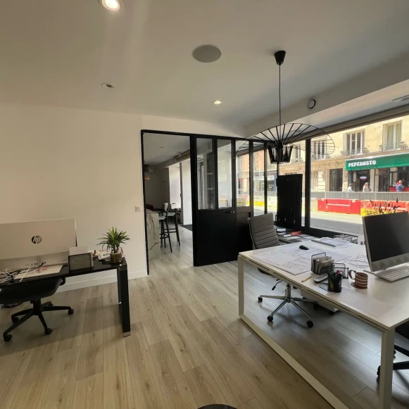 Bureau privé 20 m² 4 postes Location bureau Rue de la Croix Nivert Paris 75015 - photo 1