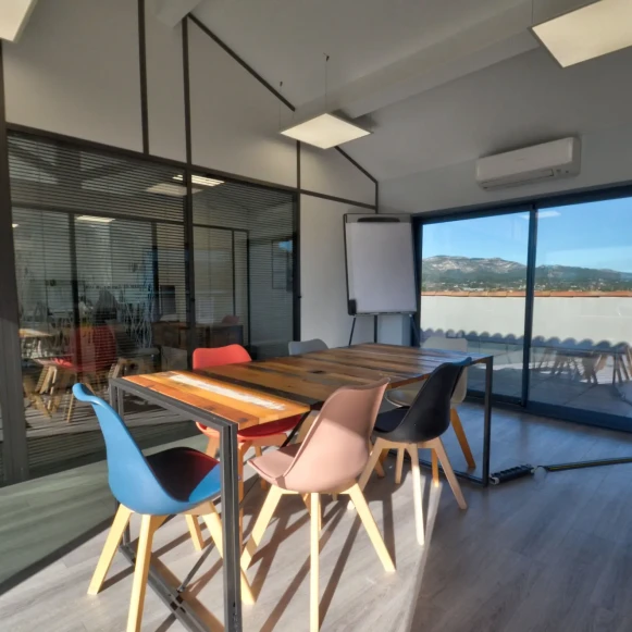 Bureau privé 10 m² 1 poste Location bureau Route de Gémenos Aubagne 13400 - photo 9