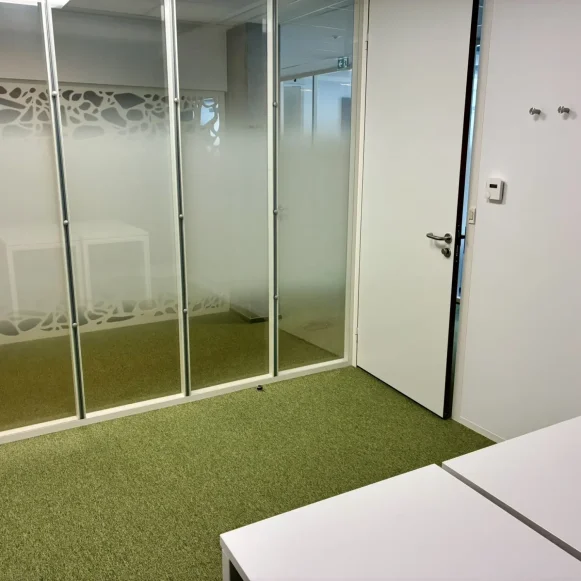 Bureau privé 9 m² 3 postes Coworking Rue Fulton Angers 49000 - photo 5