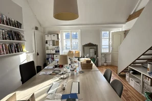 Espace indépendant - 75010 - 7 postes - 2480€