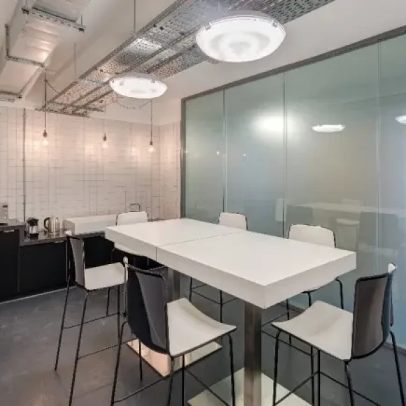 Bureau privé 16 m² 3 postes Coworking Rue des Cévennes Paris 75015 - photo 2