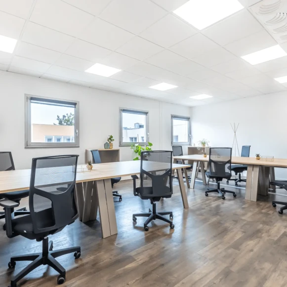 Bureau privé 36 m² 9 postes Coworking Avenue Léonard de Vinci Pessac 33600 - photo 1