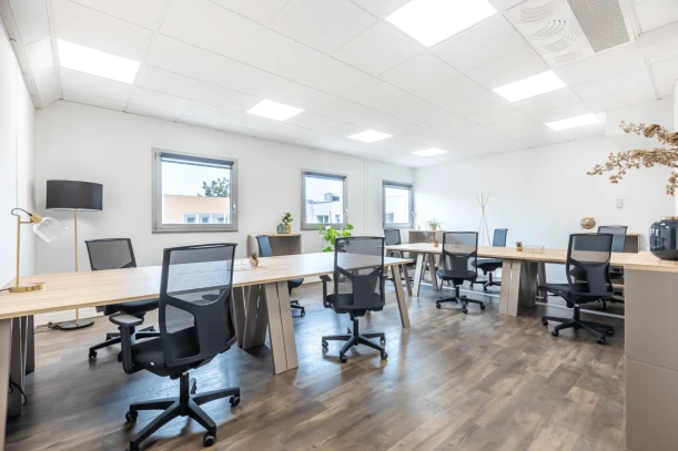 Bureau privé - 33600 - 9 postes - 2049€