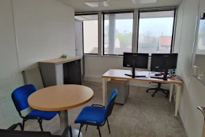 Open Space - 92240 - 8 postes - 165€