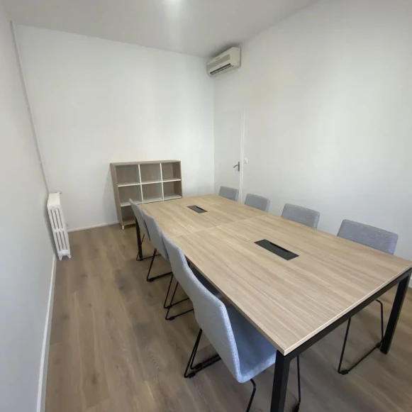 Bureau privé 20 m² 2 postes Location bureau Cours Saint-Louis Bordeaux 33300 - photo 13