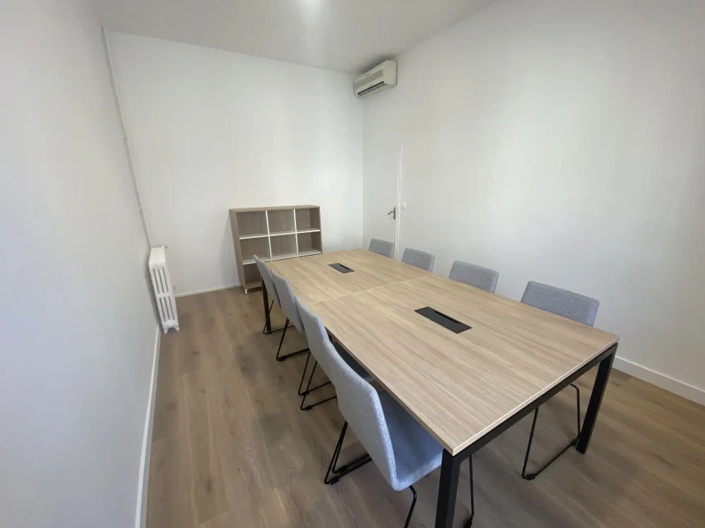 Bureau privé - 33300 - 2 postes - 800€