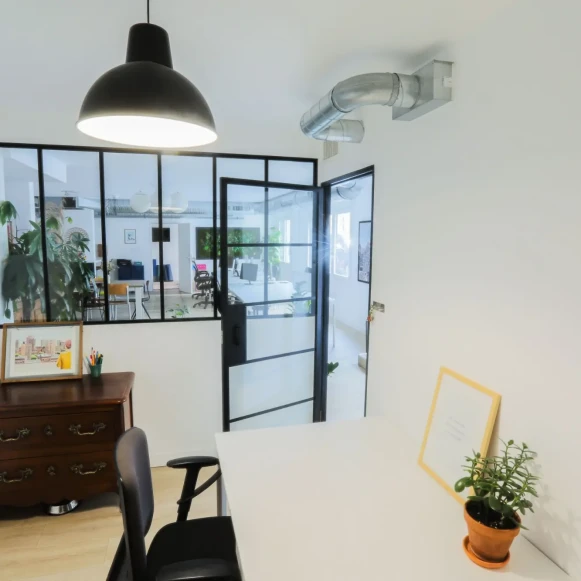 Bureau privé 15 m² 4 postes Coworking Rue Henri Martin Le Pré-Saint-Gervais 93310 - photo 7