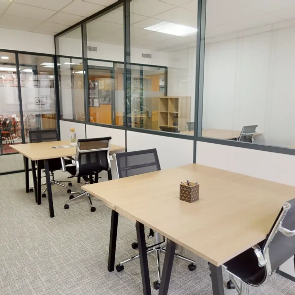 Bureau privé 6 m² 2 postes Coworking Rue Royale Saint-Cloud 92210 - photo 5