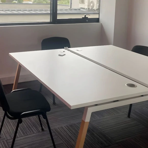 Bureau privé 20 m² 2 postes Coworking Rue Georges Vedel Toulouse 31300 - photo 1