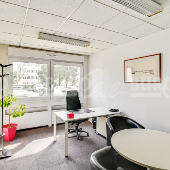 Bureau privé 14 m² 3 postes Coworking Boulevard Vincent Gâche Nantes 44200 - photo 1