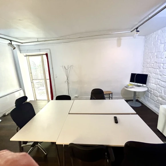 Bureau privé 25 m² 6 postes Location bureau Avenue Trudaine Paris 75009 - photo 4